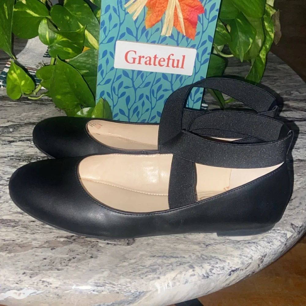 Jessica Simpson Black Ballet Flats with Straps - Picture 1 of 2